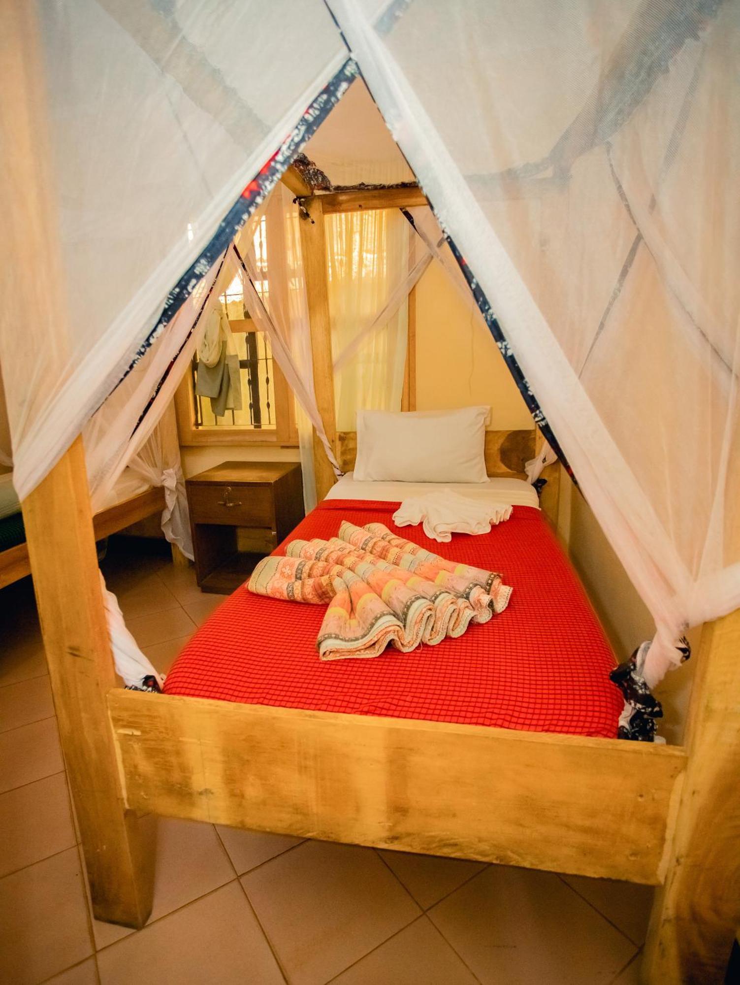 The Secret Garden Hotel Moshi Phòng bức ảnh